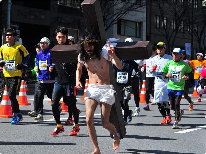 今回の東京マラソンでも  あの御方は降臨して下さいました。